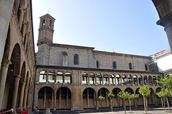 Claustro del antiguo convento de Dominicos de Pamplona