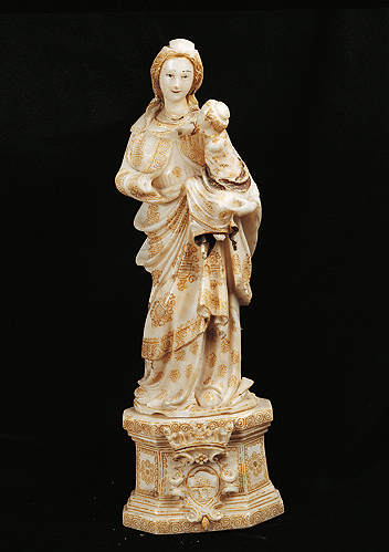 Copia anónima de la Madonna di Trapani. Museo de Navarra.  Foto: Larrión y Pimoulier.