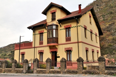 Centro de interpretación del poblado minero de Bustiello (Asturias)
