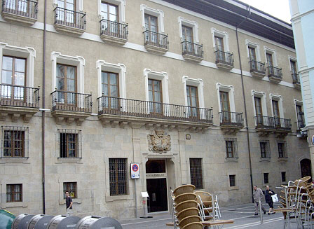 Casa de los marqueses de la Real Defensa, luego de los condes de Guenduláin
