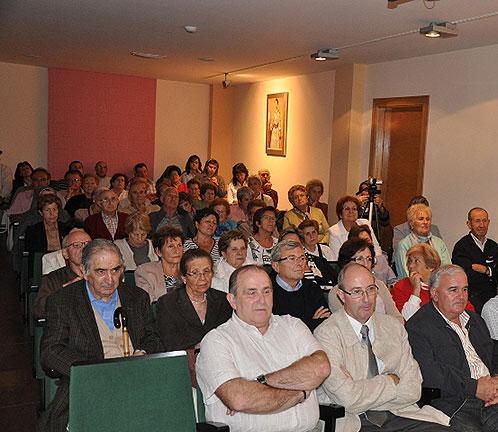 El curso se celebró en el salón de actos de la Casa Museo Santa Vicenta de Cascante, con gran asistencia de público
