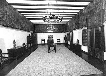 Sala del Museo de Navarra en la que se exponían las pinturas del Palacio de Oriz (siglo XVI)