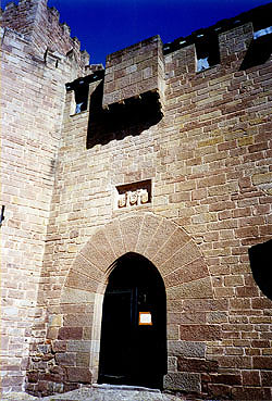 Portada del Castillo de Javier