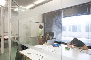 Sala trabajo en grupo biblioteca de Humanidades