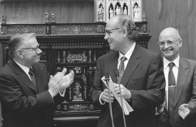 Alejandro Llano, rector; y nuevas Medallas de Oro