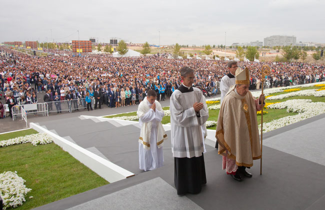 Beatification of Don Alvaro and new building for the Clinic in Madrid