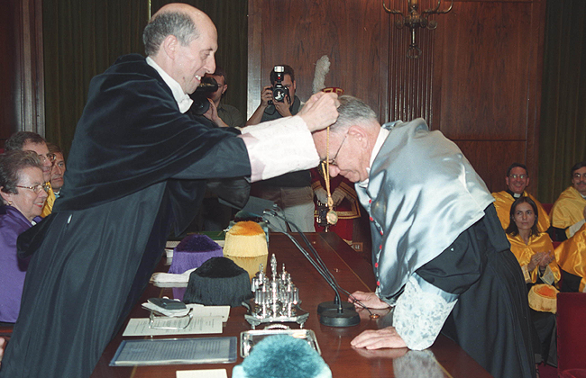 Medalla de Oro a Alfonso Nieto