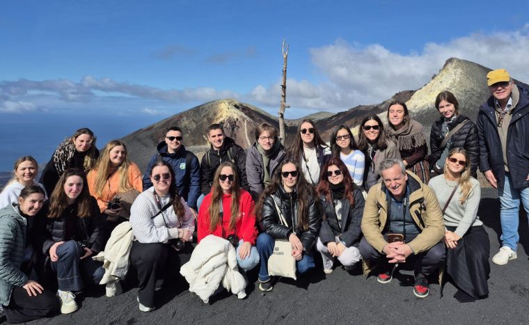 "Cinco años reconstruyendo una isla", la publicación de la Universidad que recoge ideas para el futuro de La Palma