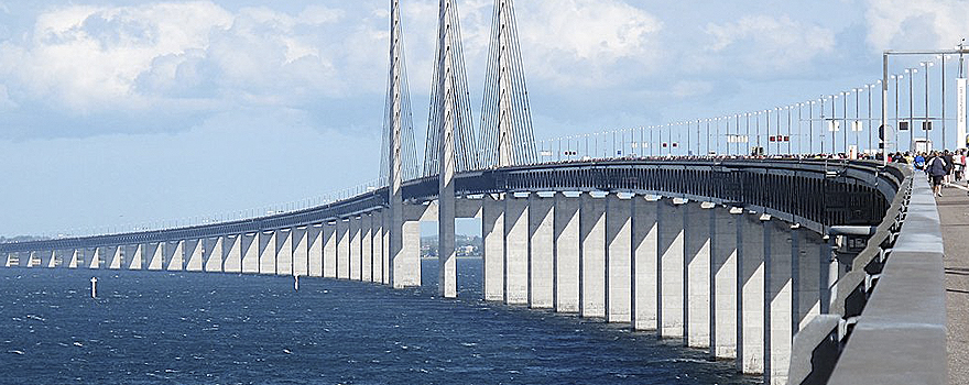 Puente de Oresund, entre Dinamarca y Suecia, visto desde territorio sueco [Wikipedia]