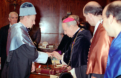El profesor Spaemann recibió el doctorado honoris causa por la Universidad de Navarra el 29 de enero de 1994.