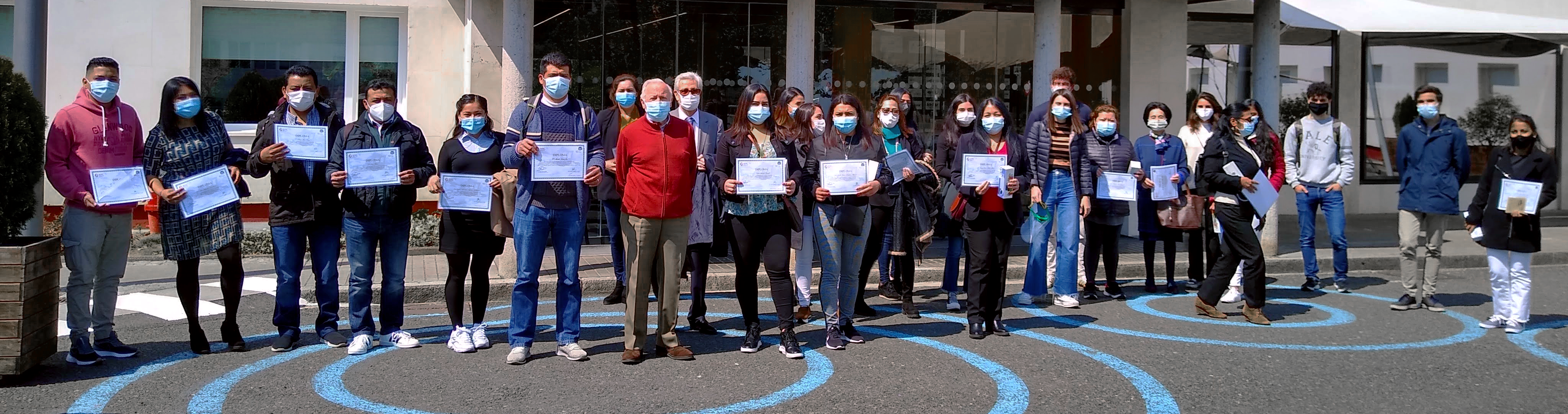 Los asistentes al curso de informática recibieron un diploma 