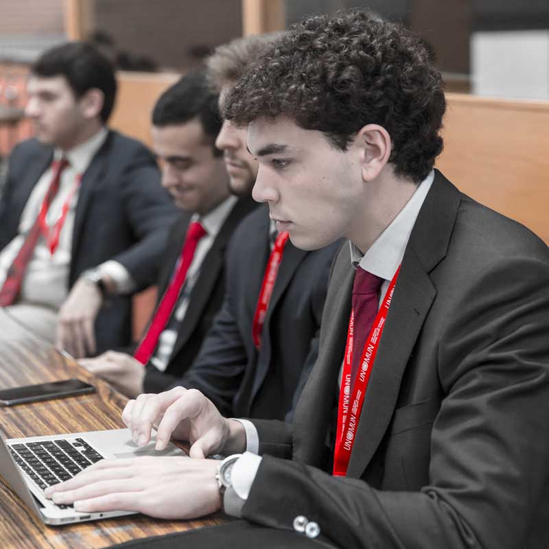 Alumnos durante el congreso UNMUN