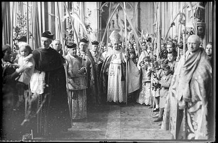 Procesión del Domingo de Ramos en Pamplona el 9 de abril de 1933