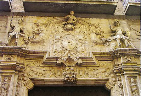 Representacion de green man en el dintel de la portada del palacio de los marqueses de San Miguel de Aguayo de Pamplona