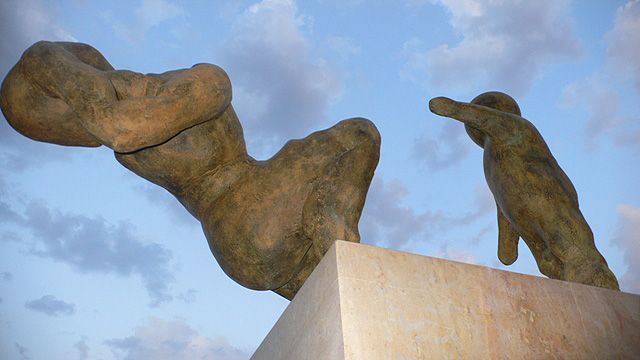 Juan José Aquerreta. Monumento a las Víctimas del Terrorismo. 2007 Plaza del Baluarte. Pamplona