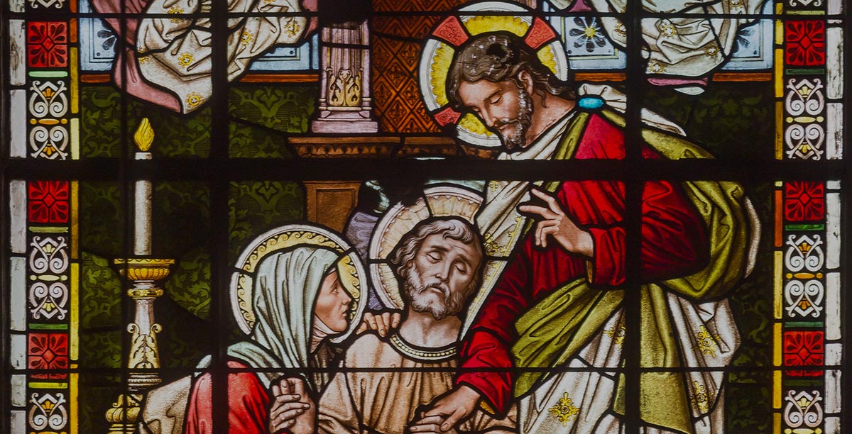 Vidriera sobre la vida de San José en la iglesia de los Carmelitas descalzos de Pamplona