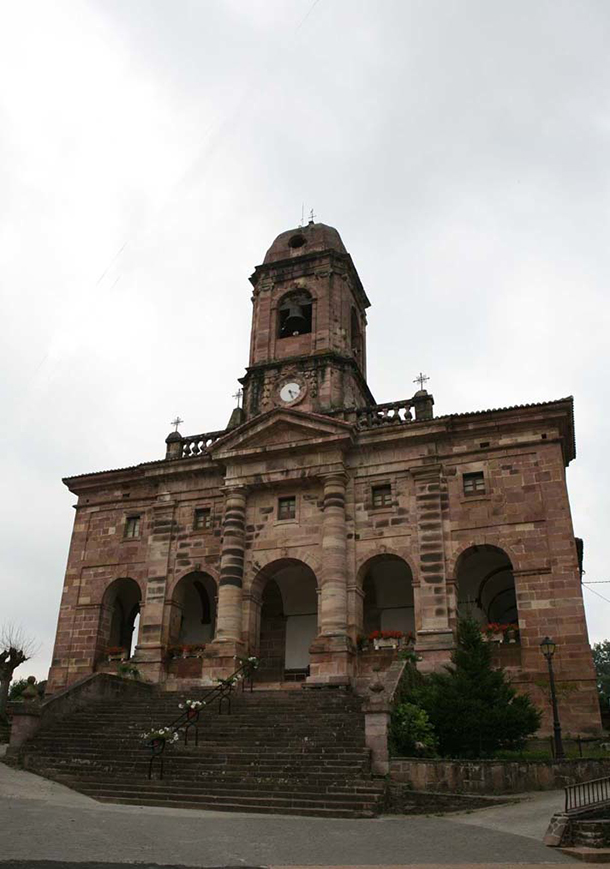 La fachada de la iglesia de Ziga