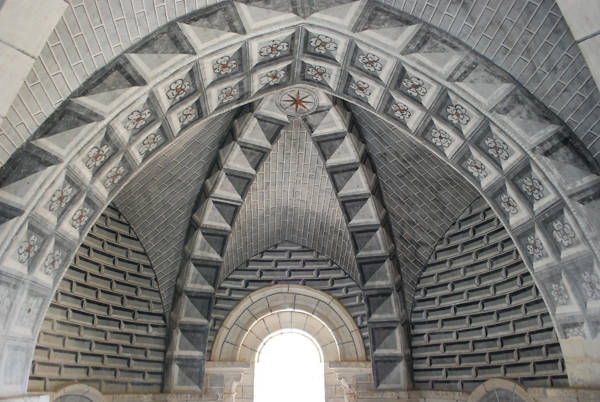 Aparejos fingidos de la cripta de Santa Margarita. Iglesia de San Salvador de Gallipienzo