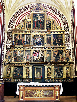 Retablo mayor de la parroquia de Santiago de Intza