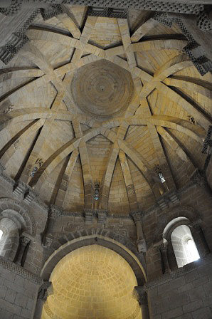 Torres del Río. Iglesia del Santo Sepulcro Cúpula de nervios cuadrangulares