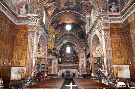 La decoración interior de la parroquia de Los Arcos constituye uno de los ejemplos más sobresalientes del Barroco en Navarra 