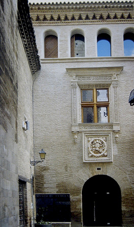 Fachada del Palacio decanal de Tudela