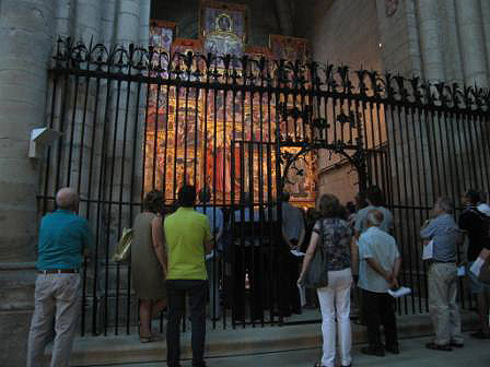 Un momento de la visita guiada a la capilla Nuestra Señora de la Esperanza