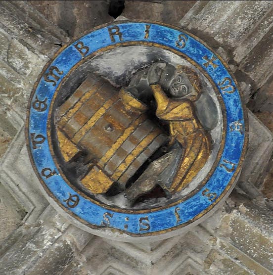 Clave del claustro gótico de la catedral de Pamplona correspondiente al mes de septiembre con el trasiego del vino