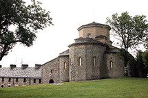 Exterior de la cabecera del santuario