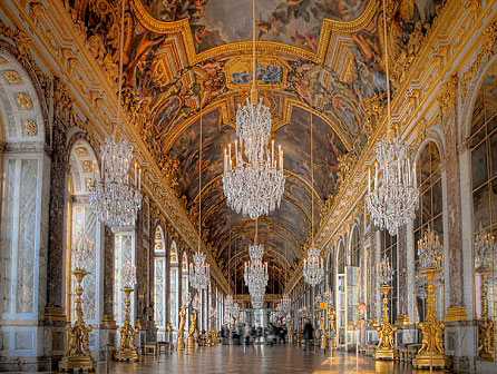 Un extraordinario ejemplo del gusto por la apariencia,  lo monumental y lo sorprendente lo hallamos en el Salón de los espejos de Versalles