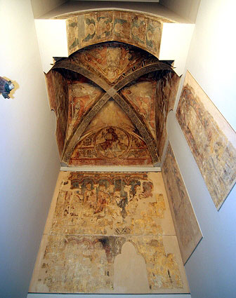 Olite. Parroquia de San Pedro  Capilla de la Virgen del Campanal. Vista general Museo de Navarra