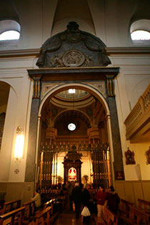 El acceso a la capilla