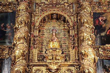 Virgen del Rosario. Retablo de la Virgen del Rosario, Sebastián de Sola y Calahorra, 1671-1679.  Iglesia del Rosario, Corella.