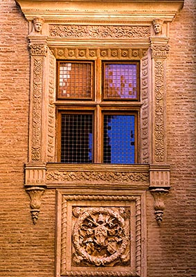 Detalle de la fachada del Palacio Decanal de Tudela