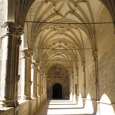 Crujía del claustro del Monasterio de Irache