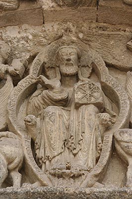 Portada de la iglesia de San Miguel de Estella. Detalle del tímpano