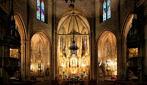 Iglesia de San Saturnino. Vista de la corona de capillas