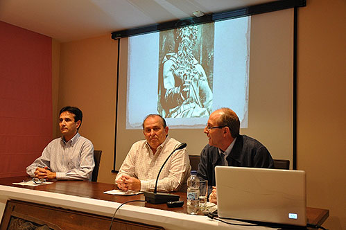 l curso fue clausurado por don Santiago Rueda, de la Asociación Cultural Vicus de Cascante, el alcalde de la localidad, don Antonio Irujo y don Ricardo Fernández Gracia, director de la Cátedra de Patrimonio y Arte Navarro de la Universidad de Navarra