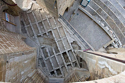 Excavaciones en el exterior del santuario de Santa María de Ujué