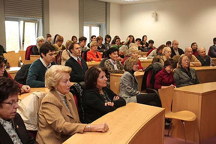 La conferencia tuvo lugar en el Aula 30 del Edificio Central de la Universidad de Navarra