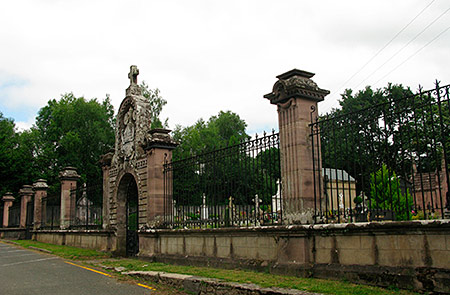 Erratzu. Cementerio.