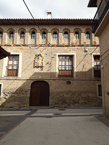 Portada de la casa de los Rodríguez.