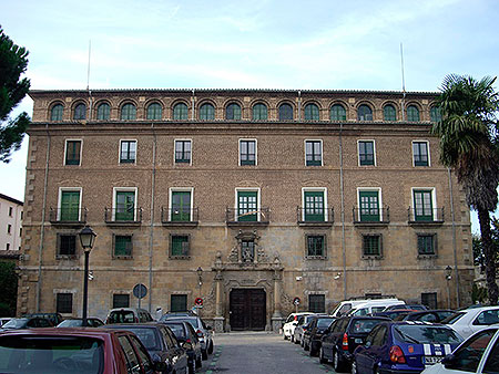 Palacio episcopal de Pamplona
