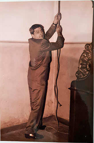 Ángel María Olave, tocando a “batzarre”
