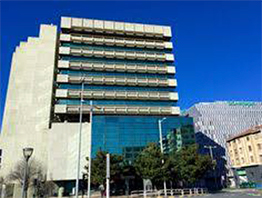 Edificio de la antigua Caja de Ahorros Municipal de Pamplona de Xavier Sánchez de Muniáin y Roberto Urtasun