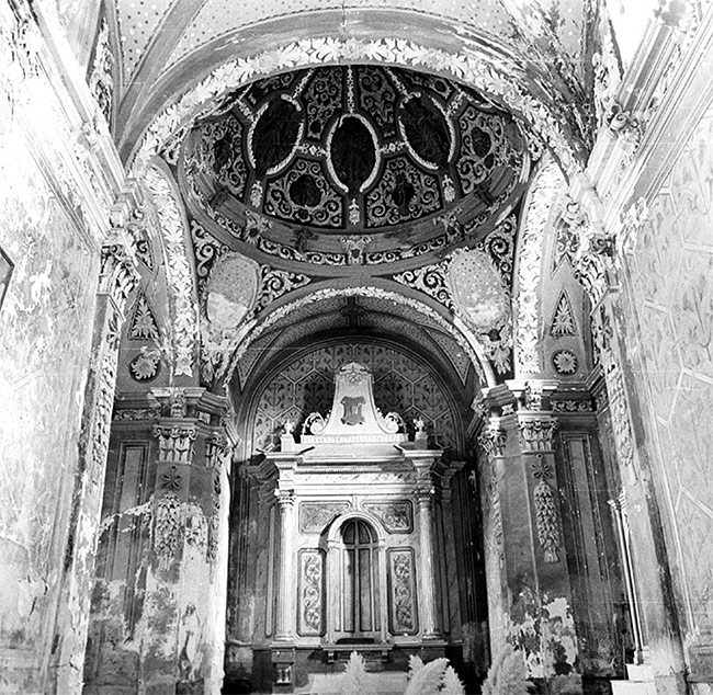 Interior de la capilla de san Veremundo construida entre 1654 y 1657 y decorada con yeserías en 1701. Foto: Catálogo Monumental de Navarra.