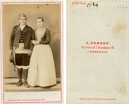 Hacia 1865, albúmina. CDV (10,6 x 6,3 cm), A. Armand, Burdeos, Francia.