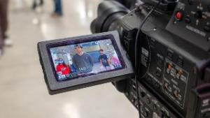 Comunicación oral y presencia en pantalla: simulaciones televisivas