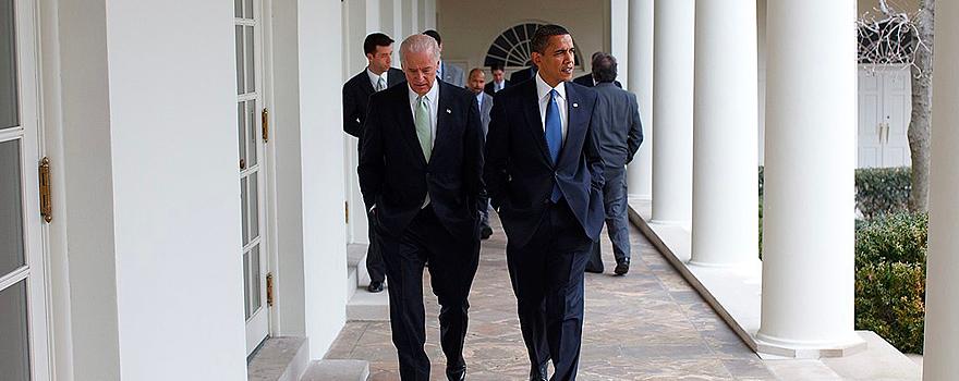 Joe Biden y Barack Obama en febrero de 2009, un mes después de llegar a la Casa Blanca [Pete Souza]