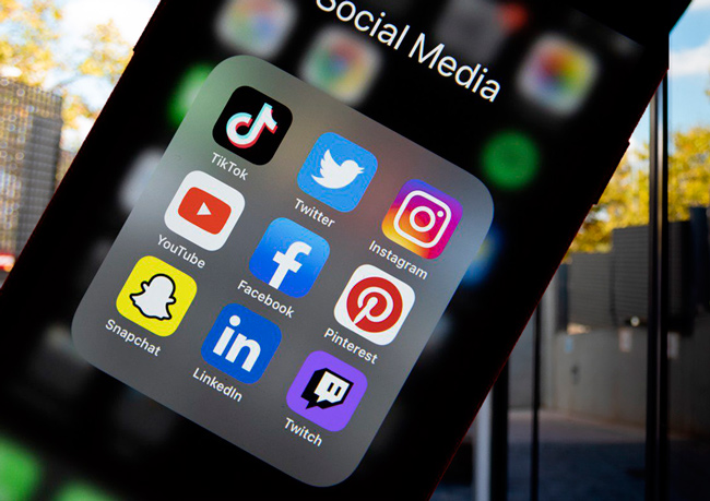 LABMECRAZY SOCIAL MEDIA FORUM